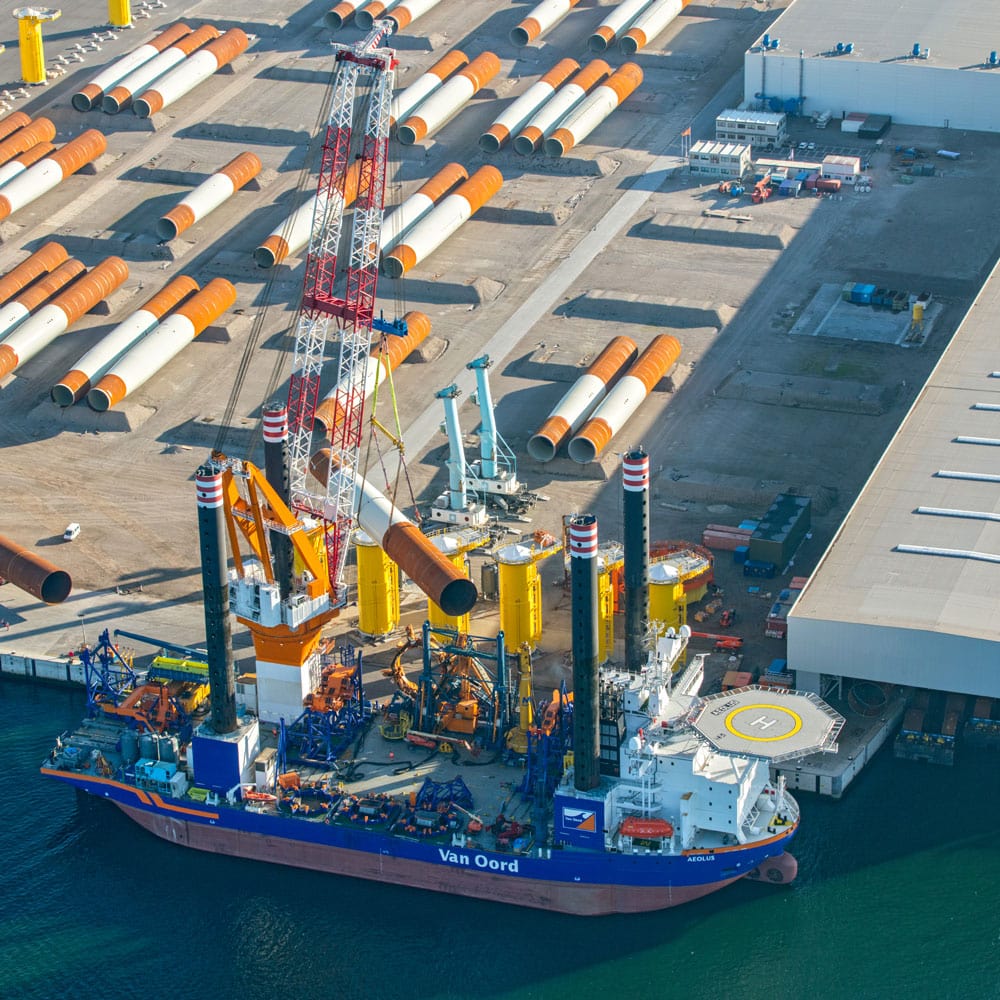 Custom Cortland lifting slings used to lift and transport wind farm equipment